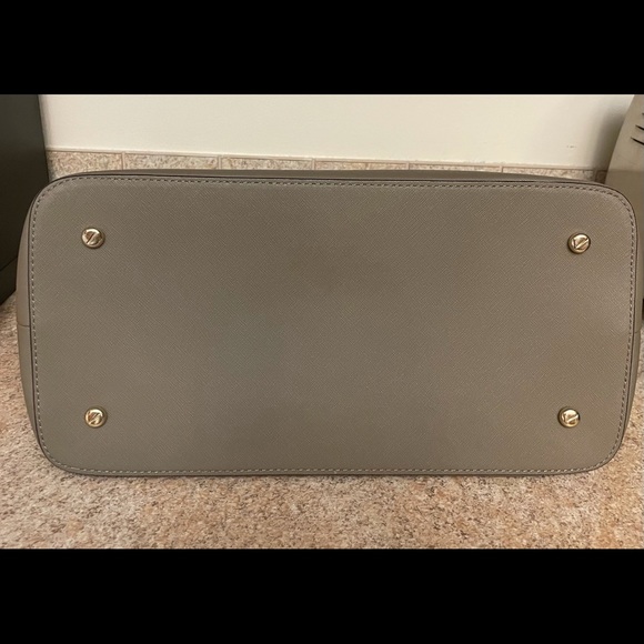 Like New HB Gray Handbag - Picture 4 of 6